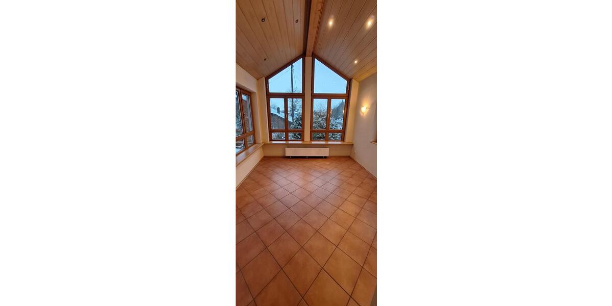 Doppelhaushälfte Trier Kürenz - 10 Zimmer, 180 m&sup2;, 450.000&euro; | Angebot:25509835