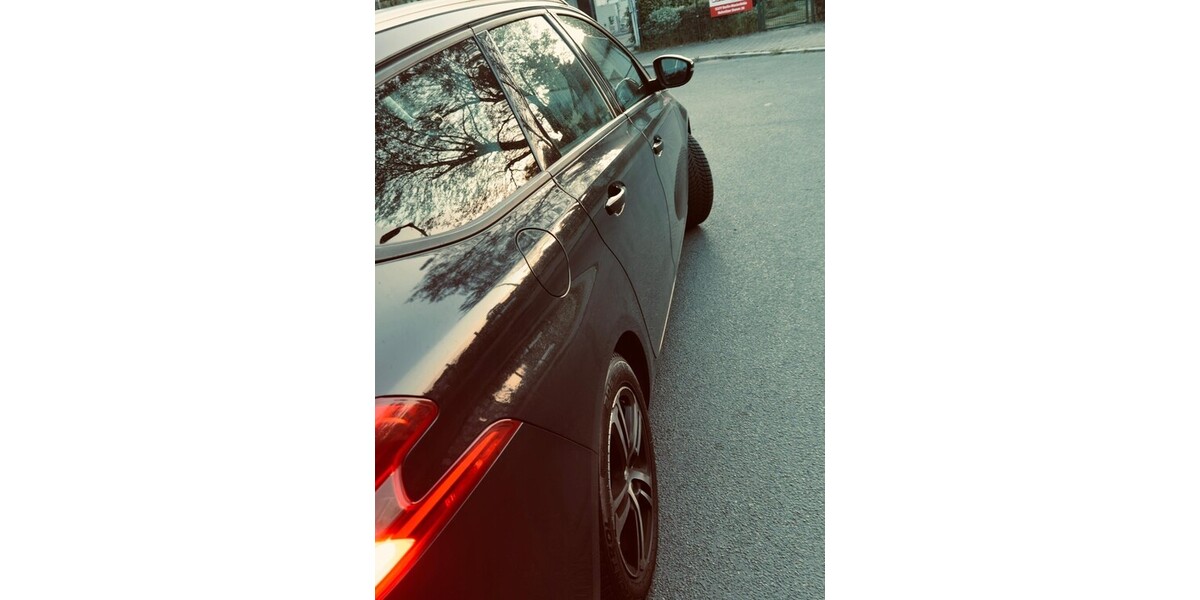 Peugeot 308 105.000 km 6.500 &euro; Berlin 10178