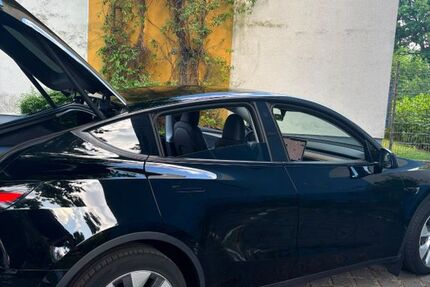 Tesla Model Y 46.900 km 34.000 &euro; Hamburg 20457