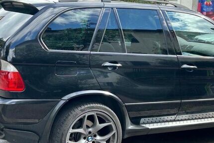 BMW X5 250.000 km 11.000 &euro; Stuttgart 70435