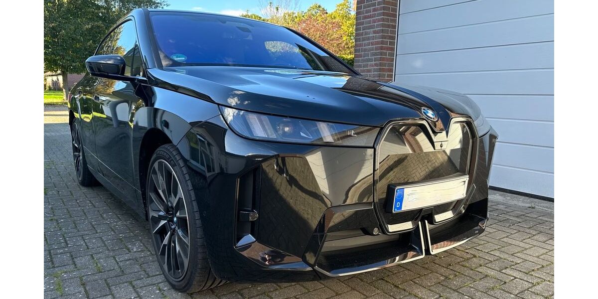 BMW iX 4.006 km 92.250 &euro; Bad Zwischenahn 26160