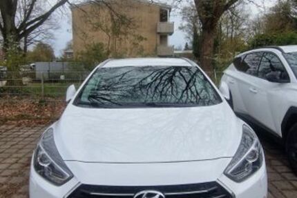 Hyundai i40 92.000 km 14.000 &euro; Hamburg 22547