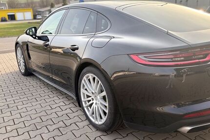 Porsche Panamera 87.240 km 42.900 &euro; Balgheim 78582