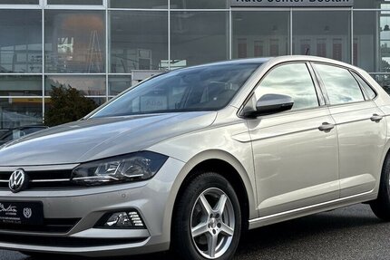 VW Polo VI 1.0 TSI Comfortline PDC/SHZ/ISOFIX/TOUCH 102.216 km 11.900 &euro; Villingen-Schwenningen 78054
