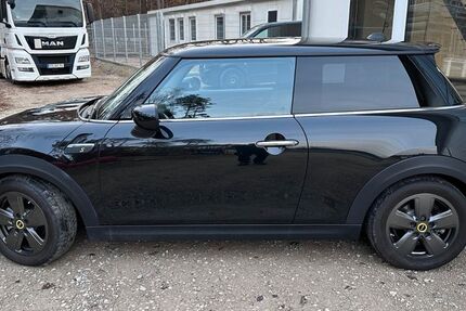Mini Cooper SE 6.400 km 23.900 € Erlangen 91056