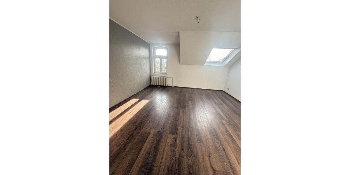 Dachgeschoßwohnung Duisburg Hamborn - 3.5 Zimmer, 69 m&sup2;, 366&euro; | Angebot:25524175