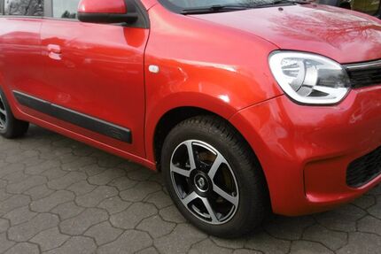 Renault Twingo 16.869 km 9.680 € Hamburg 22459