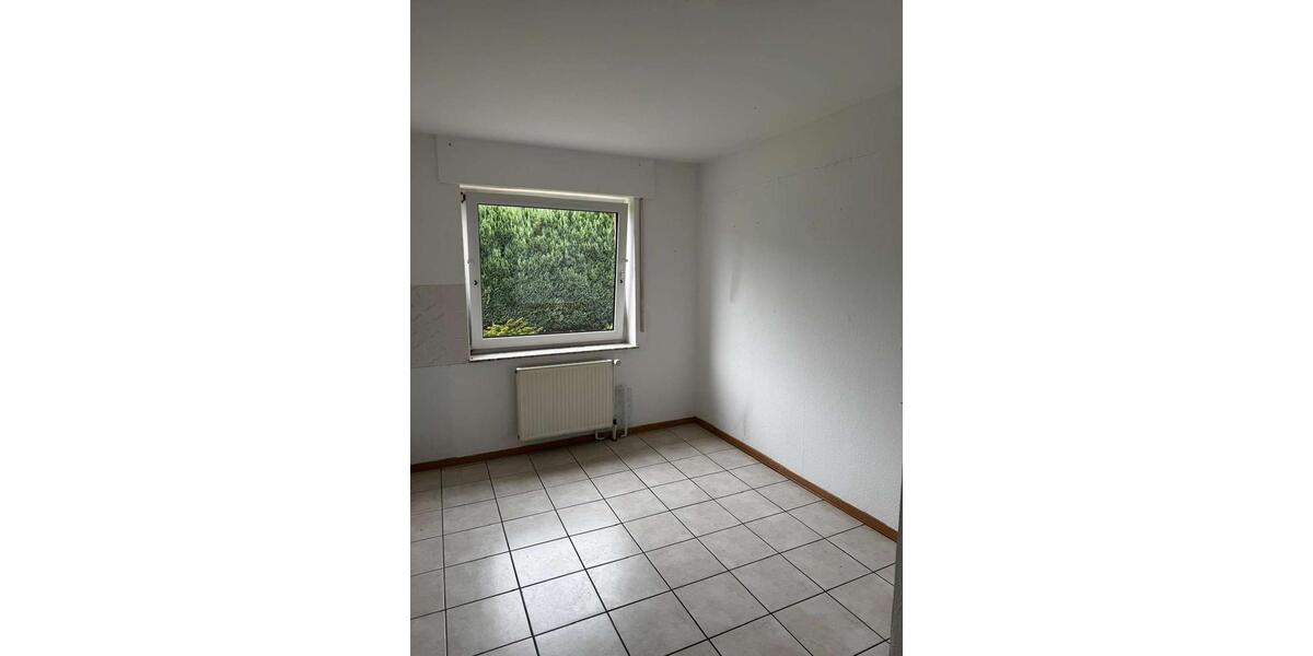 Erdgeschoßwohnung Rinteln - 4 Zimmer, 104 m&sup2;, 850&euro; | Angebot:26459710