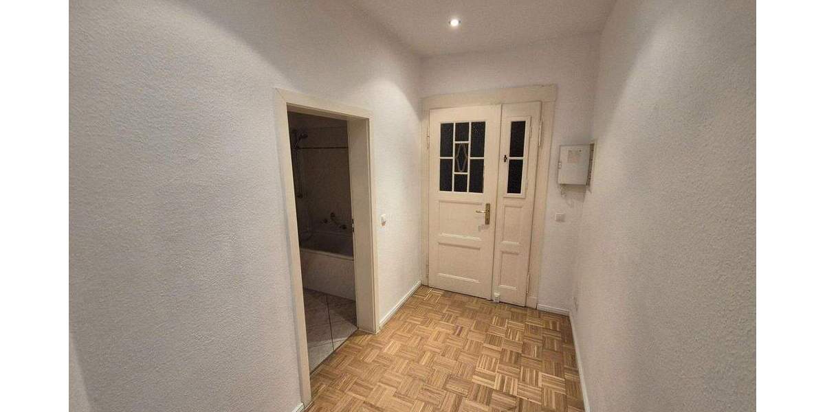 Weihnachten im neuen Heim?! 1,5 ZKB + schöner Balkon 51 qm saniert sucht SIE! 1 zimmer