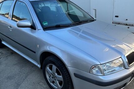 Skoda Octavia 191.000 km 1.590 &euro; Schirgiswalde - Kirschau 02681