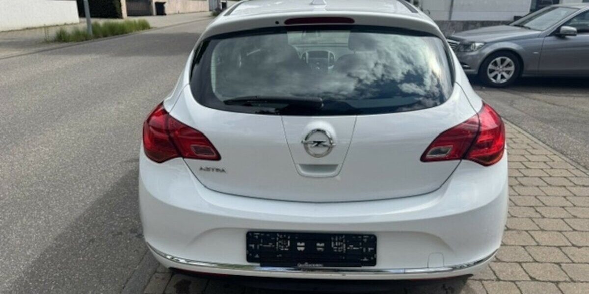 Opel Astra J 1.6 Lim. 5-trg. Selection 165.210 km 3.990 &euro; Neckarsulm 74172