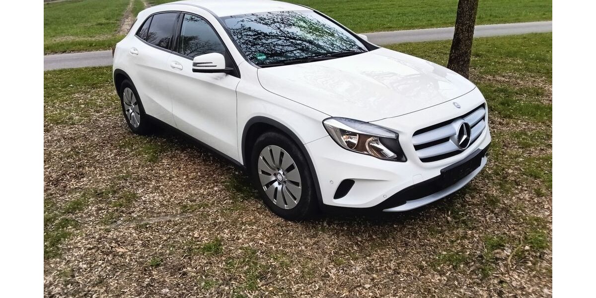 Mercedes-Benz GLA 200 124.588 km 12.999 &euro; Loxstedt-Nesse 27612