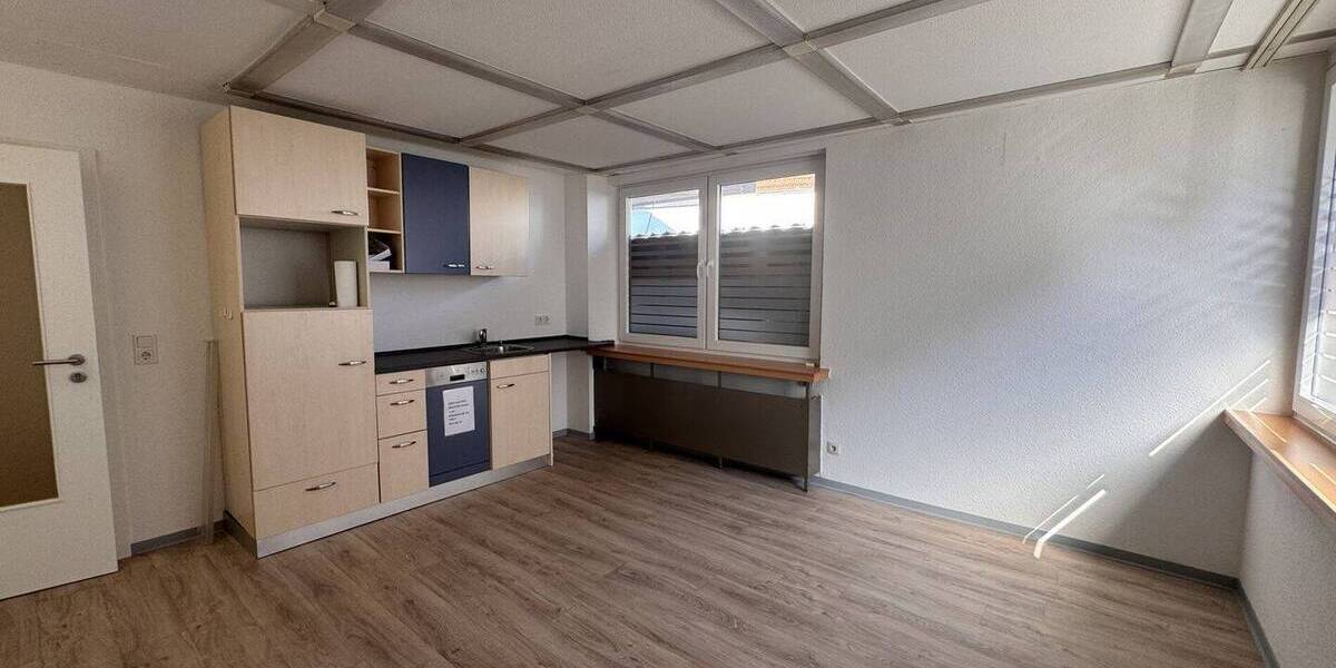 Gewerbeobjekt Kirchhain - 7 Zimmer, 341 m&sup2;, 3.000&euro; | Angebot:26092897