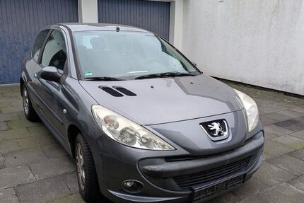 Peugeot 206 136.000 km 1.650 € Köln 51145