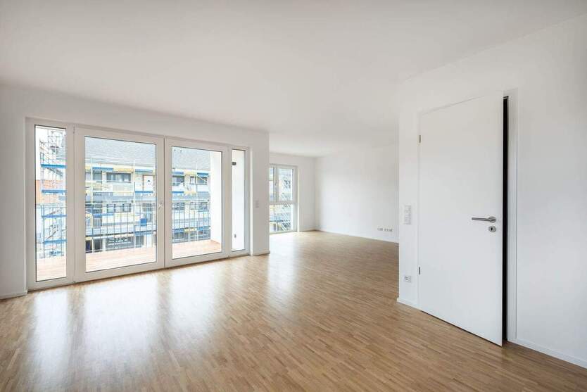 Wunderschöne, lichtdurchflutete 3-Zimmerwohnung mit großer Terrasse und Gartenanteil in Veitshöchhei 3 zimmer