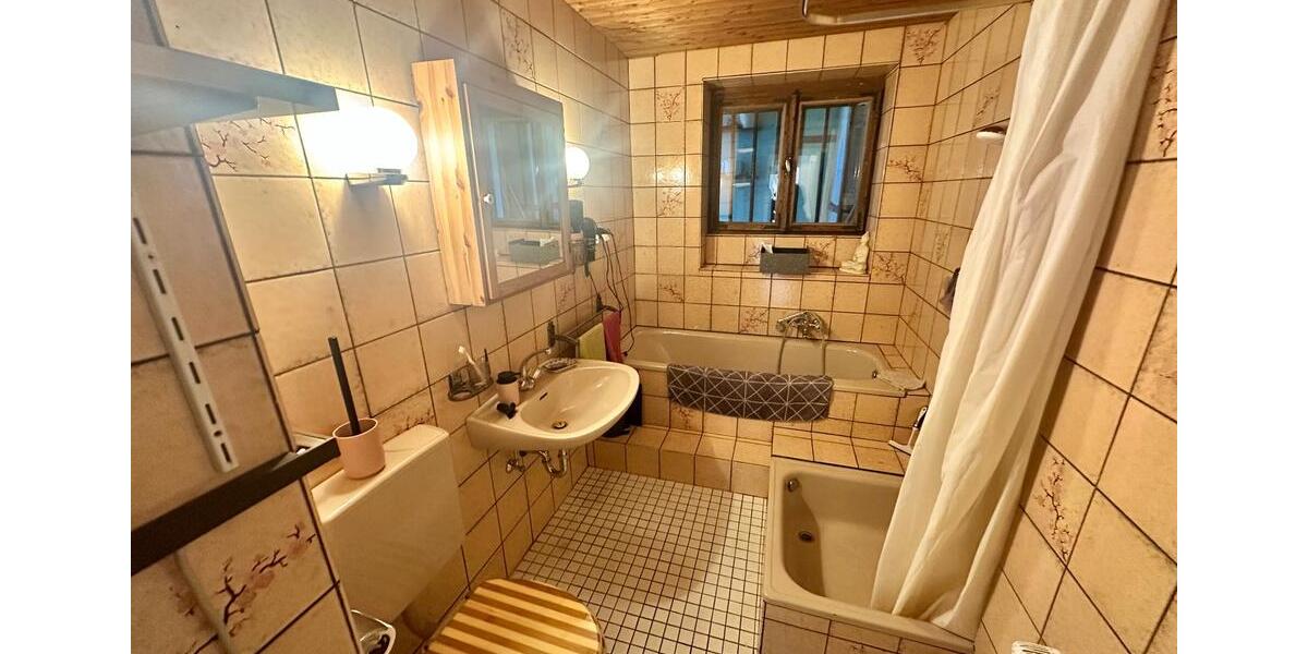 Rodenhof 4-5 Zimmer Altbau Wohnung mit Garten Terrasse WG möglich 5 zimmer