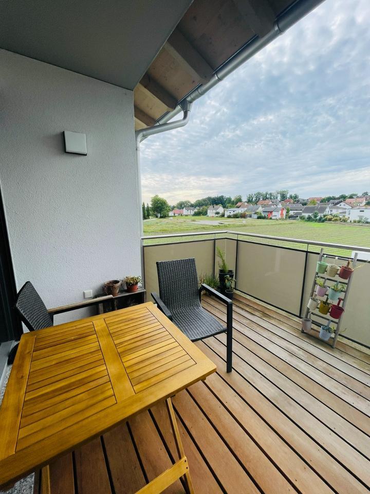 Helle 3-Zimmer Dachgeschosswohnung mit 2 Balkonen und 2 Tiefgaragenstellplätzen in Abensberg! zimmer