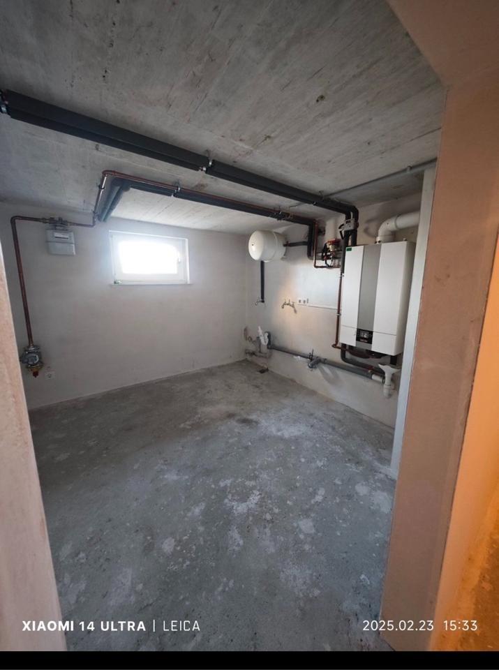 Kernsanierte 4 Zimmerwohnung im EG mit Garten zimmer