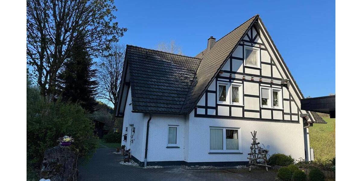 Mehrfamilienhaus, Wohnhaus Schmallenberg Harbecke - 9 Zimmer, 231 m&sup2;, 450.000&euro; | Angebot:26219084