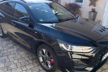 Ford Focus 29.950 km 15.490 &euro; Regensburg 93055