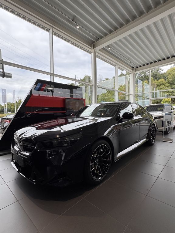 BMW M5 1.932 km 135.990 € Waldshut-Tiengen 79761