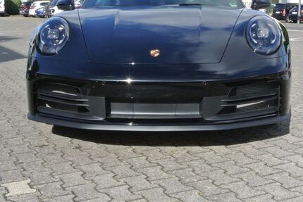 Porsche 992 2.000 km 149.992 € Köln Lövenich 50859