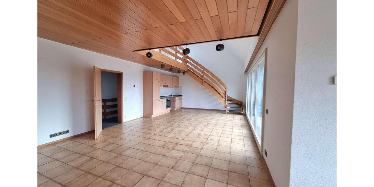 Dachgeschoßwohnung Cuxhaven - 2.5 Zimmer, 135 m&sup2;, 949&euro; | Angebot:26004700