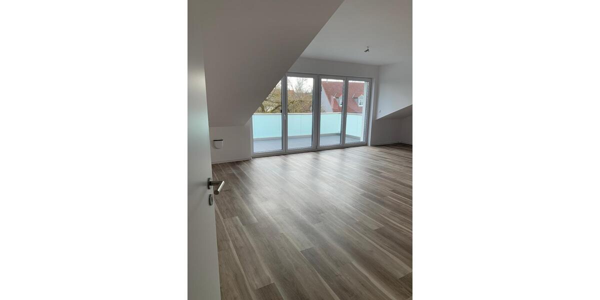Dachgeschoßwohnung Aurach - 4 Zimmer, 90 m&sup2;, 975&euro; | Angebot:26413777