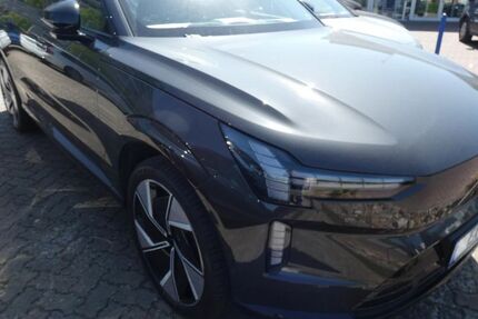 Volvo EX90 1.650 km 92.190 € Neubrandenburg 17033