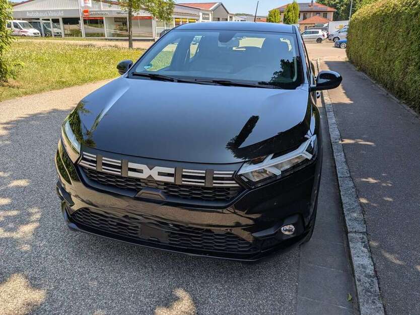 Dacia Sandero 18.360 km 13.699 € Breitenbrunn 92363