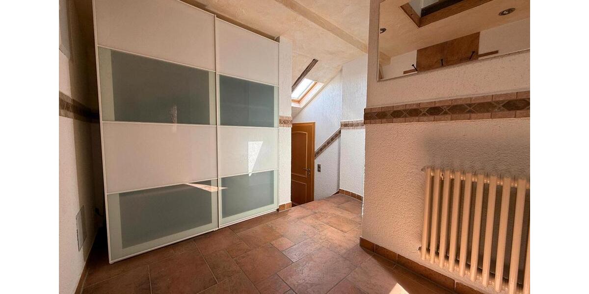 Doppelhaushälfte Treuen - 12 Zimmer, 150 m&sup2;, 180.000&euro; | Angebot:25656852
