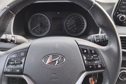 Hyundai TUCSON 69.000 km 16.000 &euro; München 81249