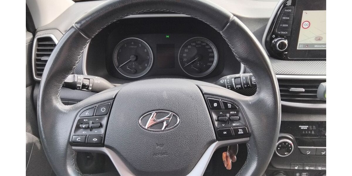 Hyundai TUCSON 69.000 km 16.000 &euro; München 81249
