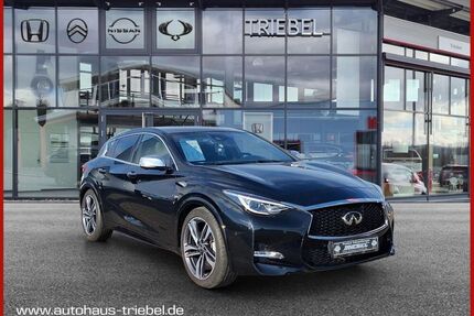 INFINITI Q30