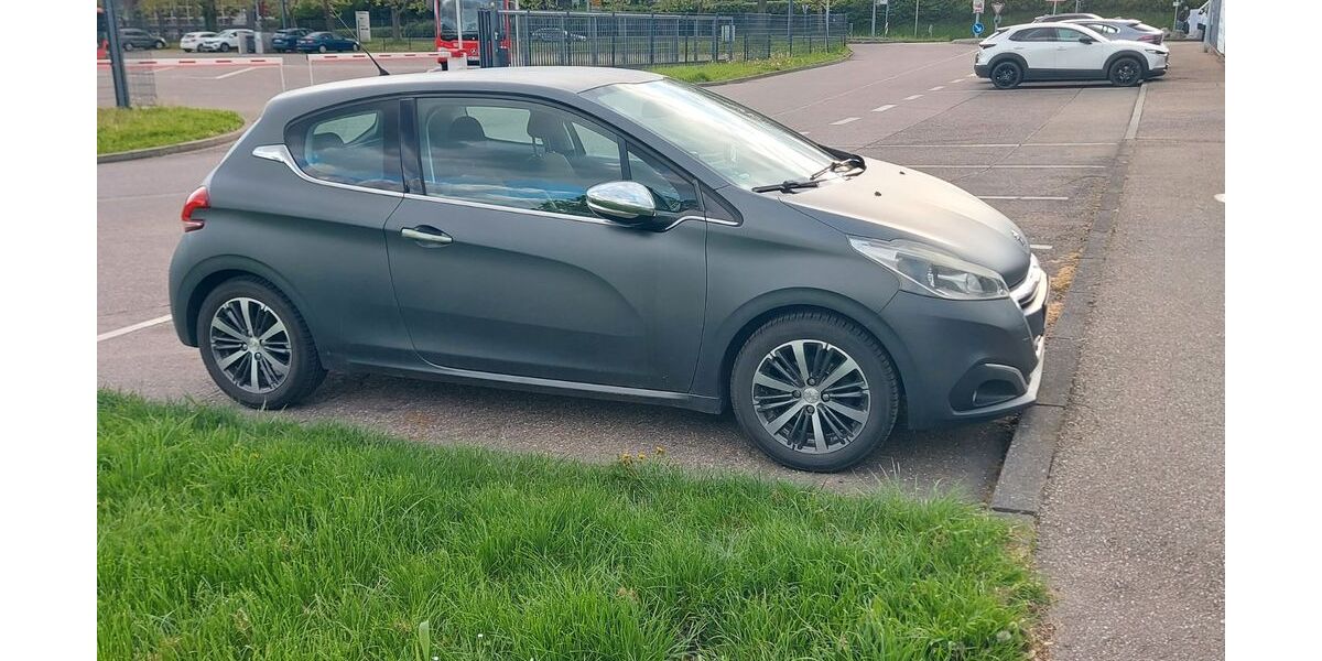 Peugeot 208 146.000 km 4.100 &euro; Heilbronn 74078