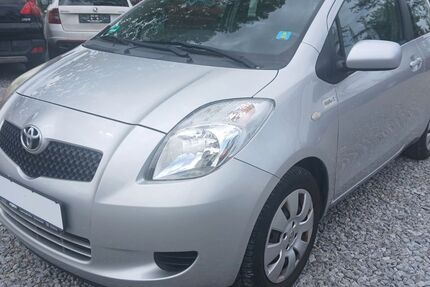 Toyota Yaris 178.000 km 1.990 € Worms 67547