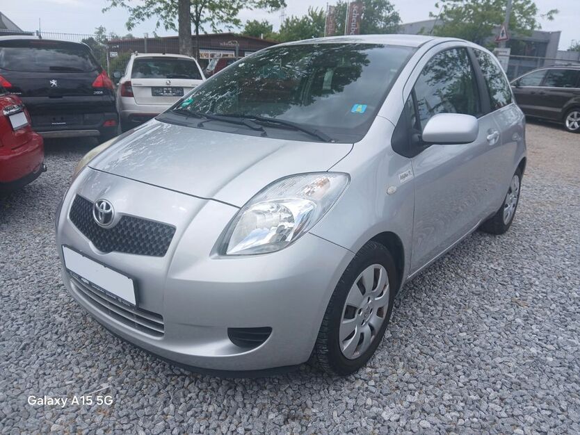 Toyota Yaris 178.000 km 1.990 € Worms 67547