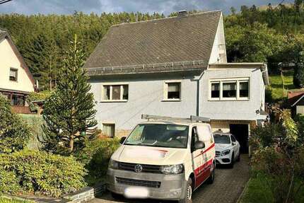 Gepflegtes Einfamilienhaus mit schönen Grundstück, PV-Anlage und Kamin 7 zimmer