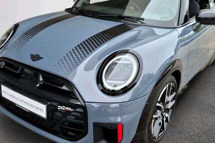 Mini John Cooper Works Cabrio 3.512 km 42.320 &euro; München 80788