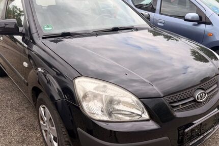 Kia Rio 112.000 km 2.899 &euro; Hettstedt 06333