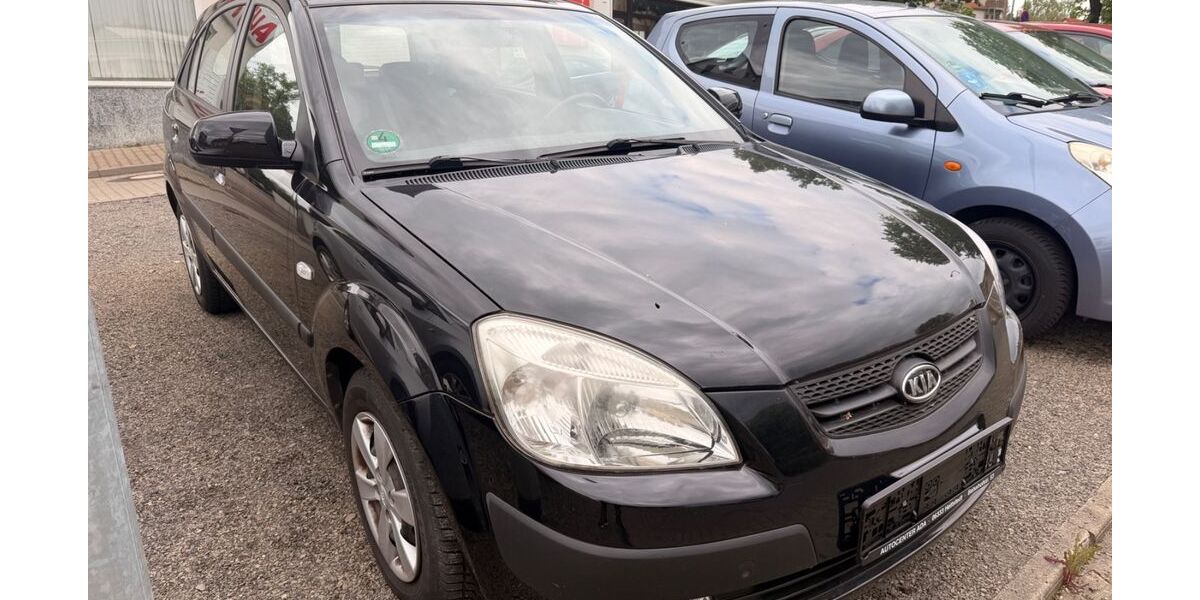 Kia Rio 112.000 km 2.899 &euro; Hettstedt 06333