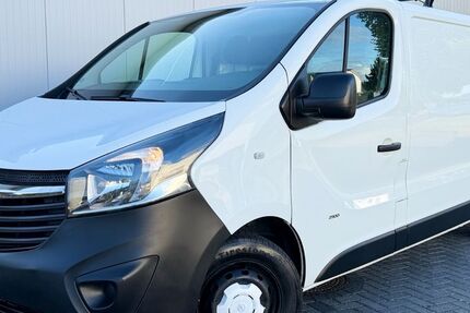 Opel Vivaro 195.000 km 7.300 &euro; Limeshain 63674