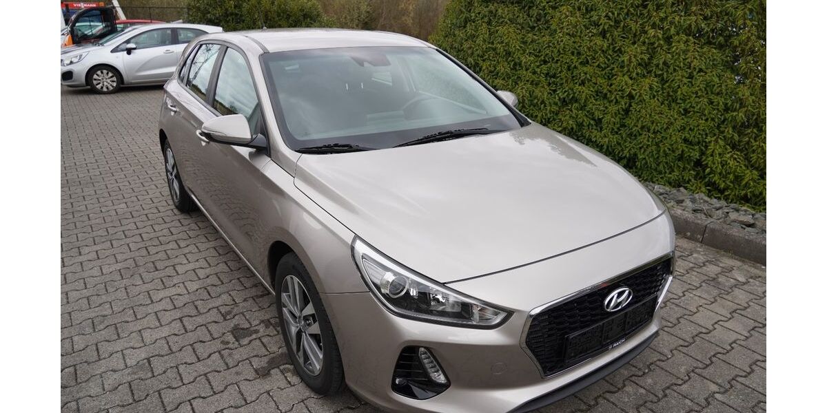 Hyundai i30 102.214 km 10.999 &euro; Urbach 56317