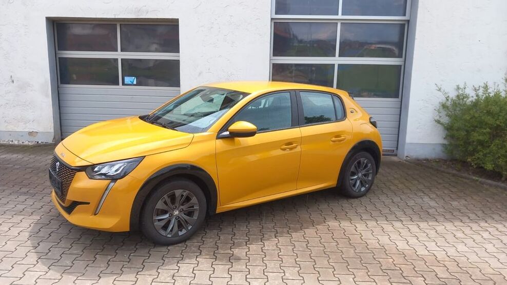 Peugeot 208 32.000 km 14.999 € Bodenwöhr 92439