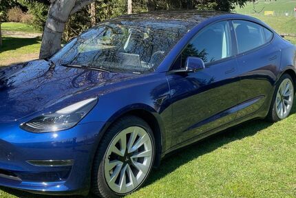 Tesla Model 3 59.915 km 28.900 &euro; Stolpen 01833
