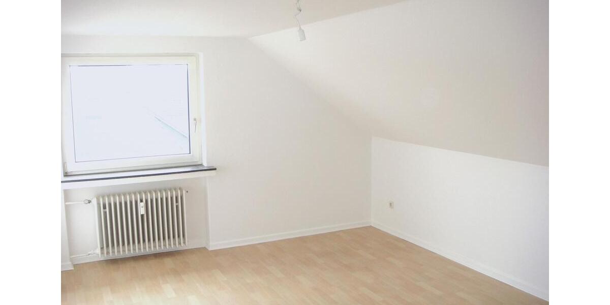 Dachgeschoßwohnung Uetze - 3 Zimmer, 80 m&sup2;, 495&euro; | Angebot:26262140
