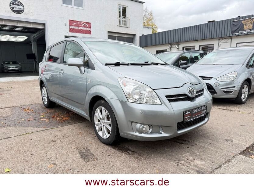 Toyota Corolla Verso 156.000 km 7.450 € Lage 32791