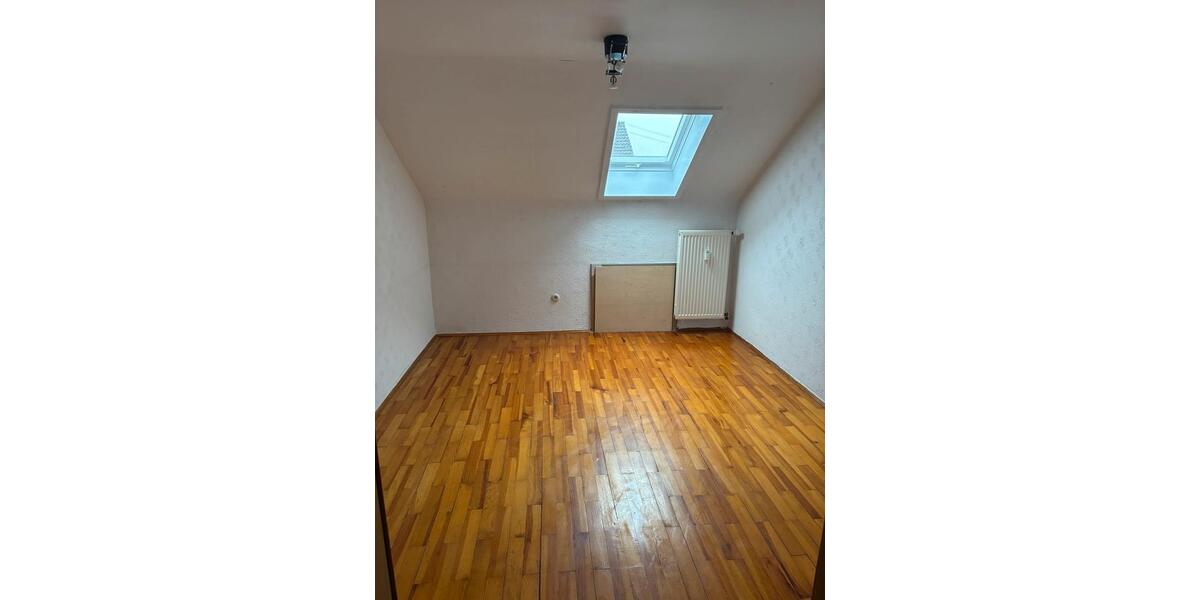 Dachgeschoßwohnung Vöhringen - 3 Zimmer, 64 m&sup2;, 900&euro; | Angebot:25174892