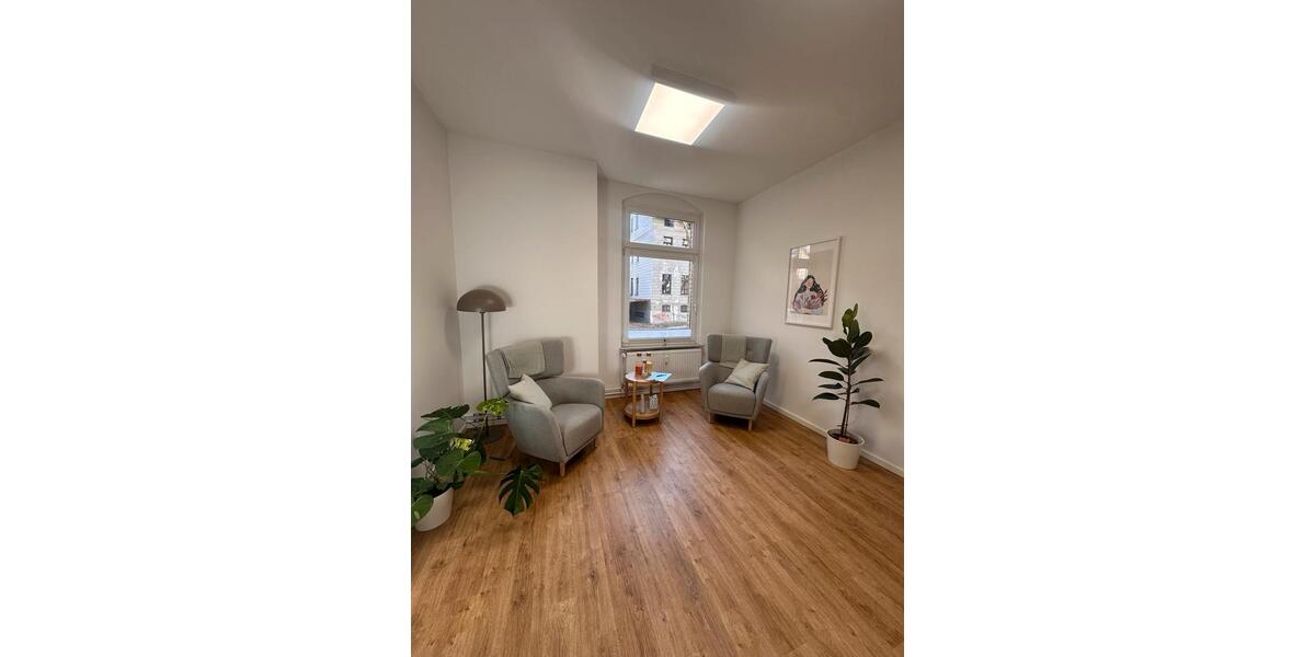 Praxisraum (17qm) inkl. großem Wartebereich ab 01.04.2026 zimmer