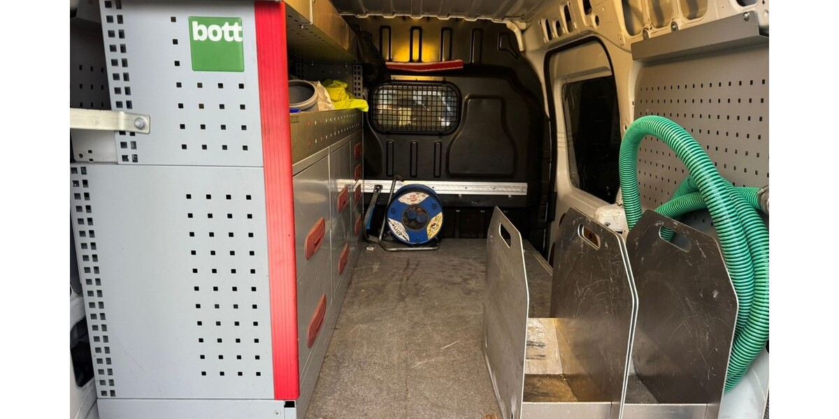 Ford Transit Tourneo Connect 143.000 km 4.900 € Oberhausen 46045